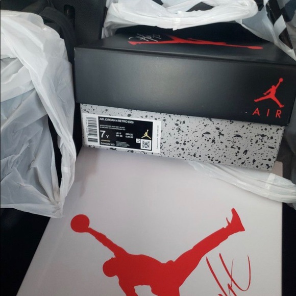 COPY - Jordan 4 - Picture 2 of 6